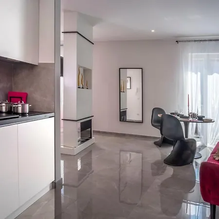 36 Steps In Tasso Square Apartment