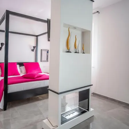 Appartement 36 Steps In Tasso Square