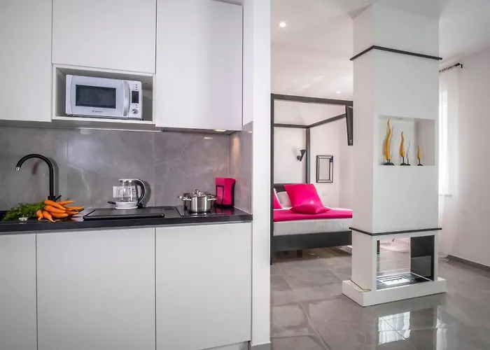 36 Steps In Tasso Square *