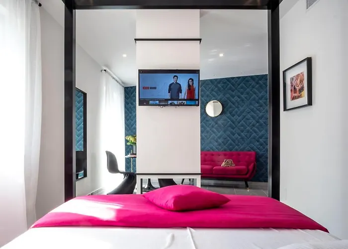 36 Steps In Tasso Square